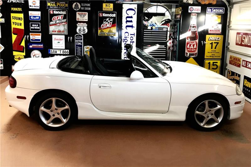 2002 MAZDA MIATA MX5 CONVERTIBLE Value & Price Guide