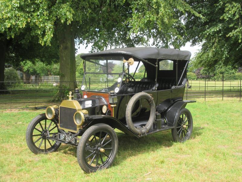 1914 Ford Model T Tourer