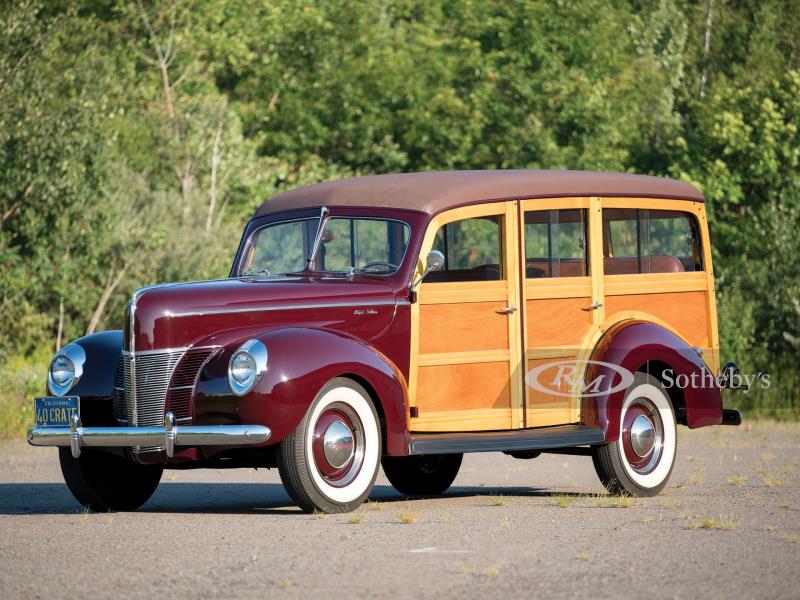1940 Ford V-8 DeLuxe Station Wagon