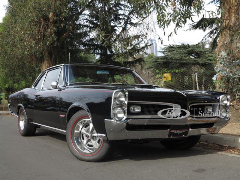 1966 Pontiac GTO Tri-Power