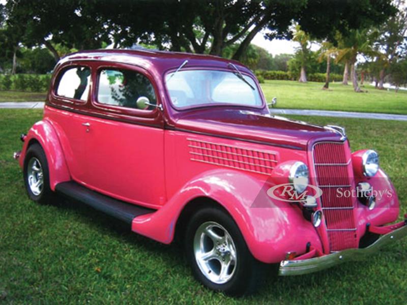 1935 Ford Deluxe Custom