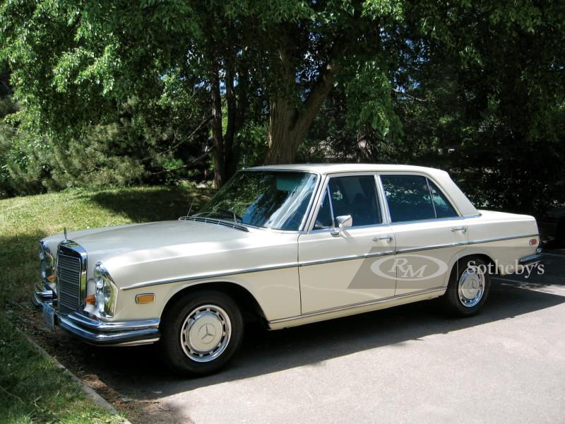 1969 Mercedes-Benz 280SE Sedan